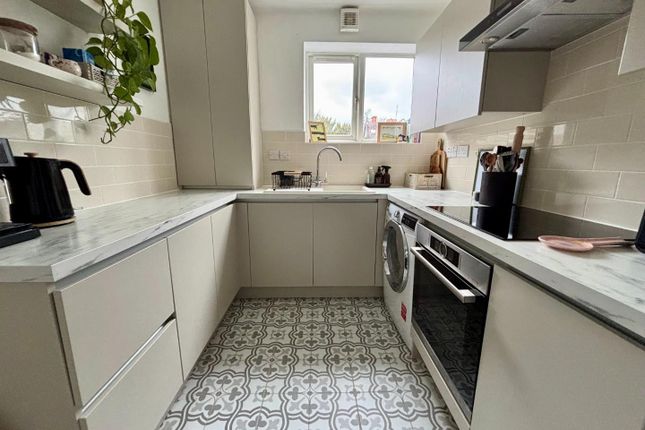 1-bed flat on Flat 12, Spath Holme, Holme Road, Didsbury, £195,000