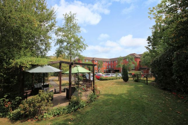 Flat 37, Berryfield Court, Southampton photo 4