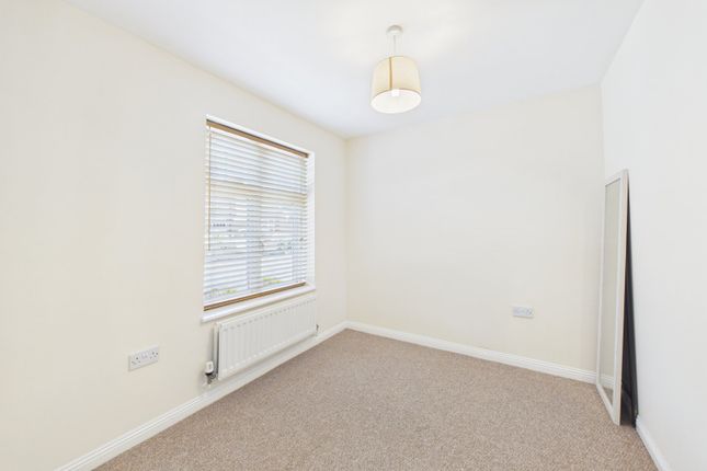 9, Egret Gardens, Aldershot photo 4
