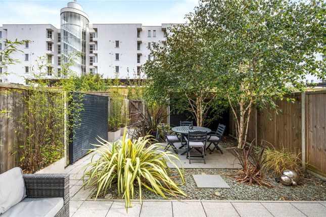 End terrace house for sale in Starboard Way, Silvertown