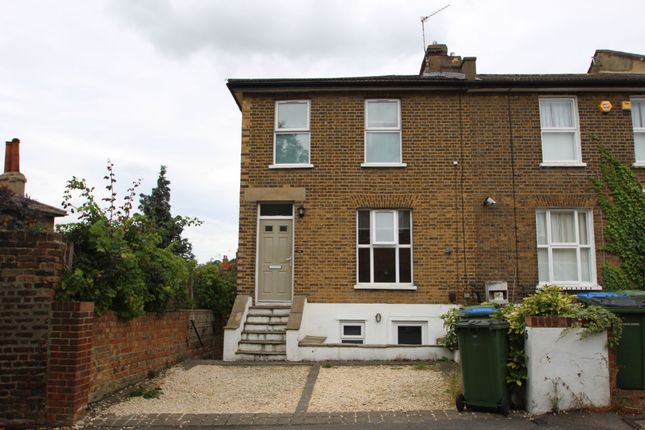 1-bed flat on Flat 1, 5 Plum Lane, London, £1,400/mo