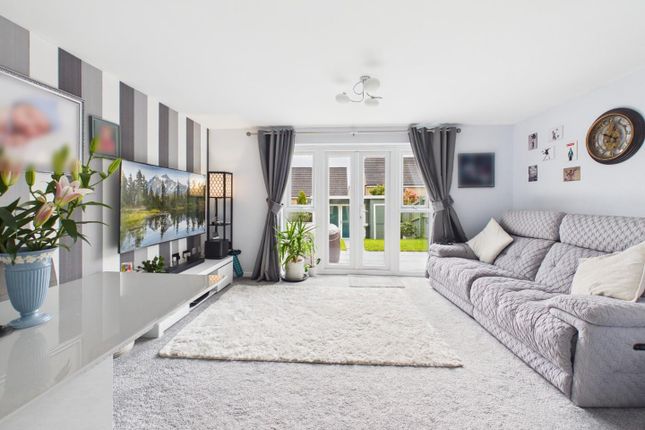 39, The Knoll, West Yorkshire photo 3