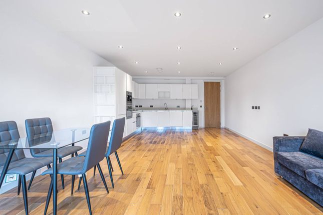 Flat for sale in Cascades Apartments, Hampstead, London