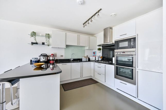 Salisbury Road, Worcester Park photo 3