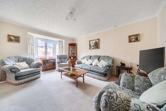 28, Ferndale Court, Thatcham photo 4