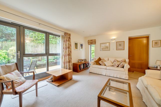 4, Hazel Court, Hampshire photo 2