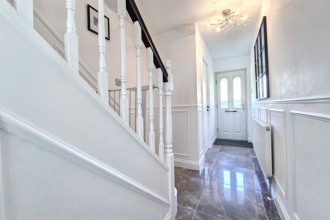 11, Whites Gardens, Hebburn photo 4