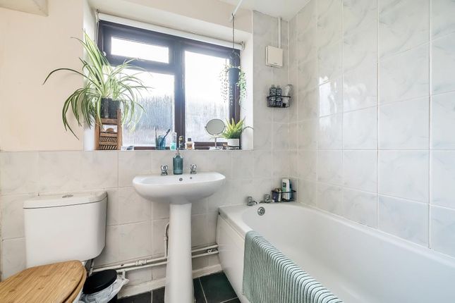 Flat for sale in Littlemore, Oxford