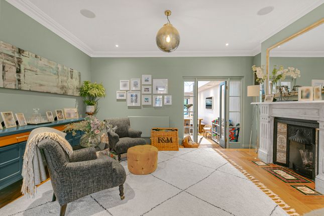 73, Drakefield Road, London photo 3
