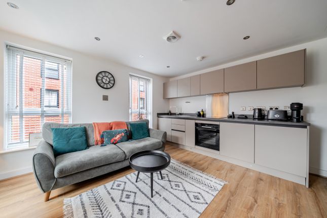 Copper Beech Court, Leeds photo 4
