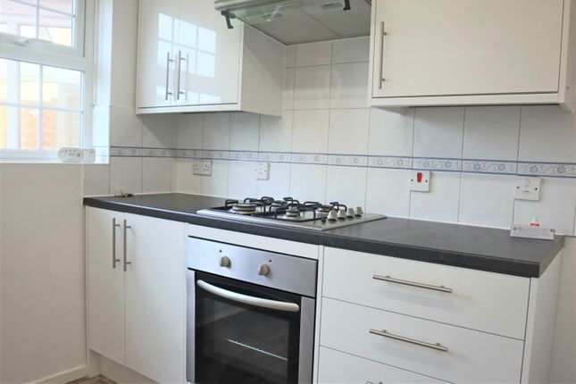 24, Rhodes Place, Milton Keynes photo 4