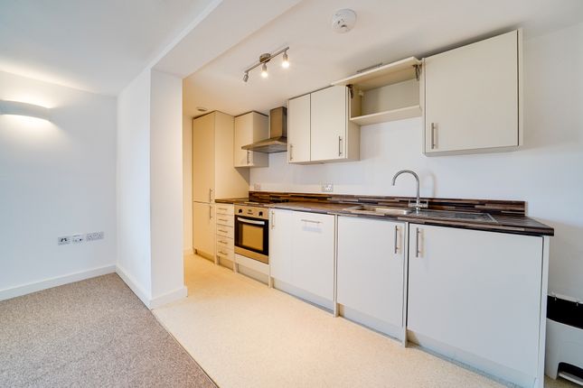 Flat to rent in Lower King Street, Royston