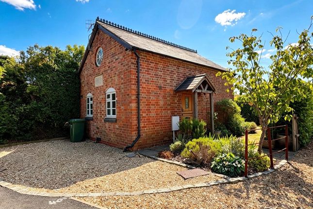 1-bed detached on Ebenezer Chapel,, Broad Marston, Worcestershire, £300,000