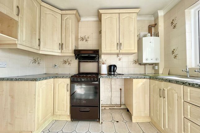 5 Causey Gardens, Exeter photo 4