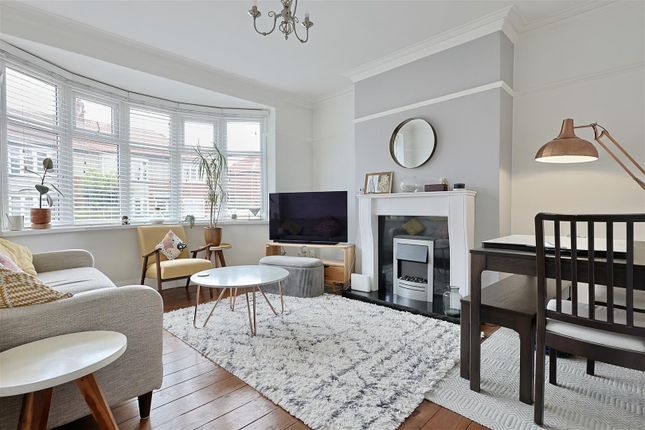 73, Ferndene Grove, Newcastle Upon Tyne photo 2
