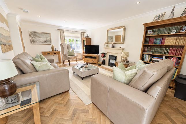 6 The Hollies, Snatts Road, Uckfield photo 4