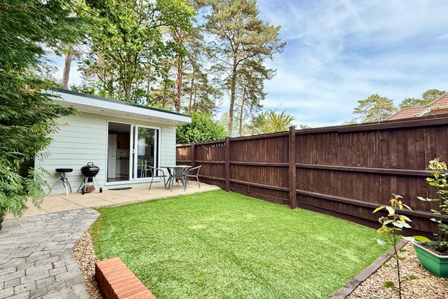 10 Coppice Close, St. Ives, Ringwood photo 3