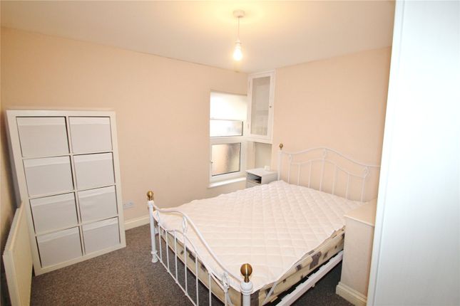 Flat 2, 8, Market Square, Buckingham photo 4