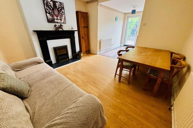 2 Manor Farm Cottages, Main Street, Brampton photo 4