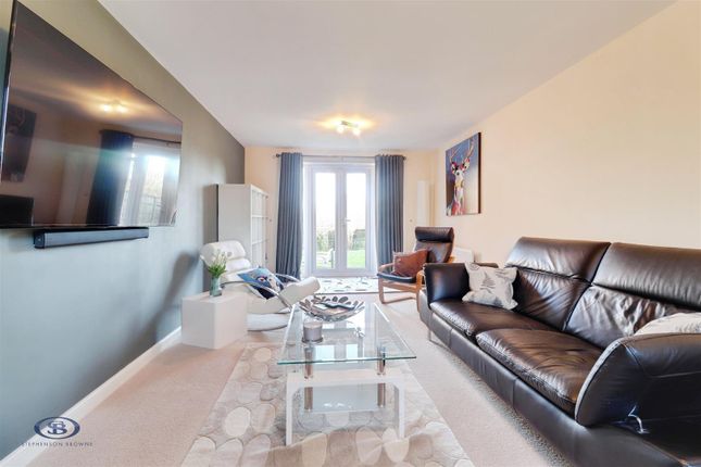 15, Chesterton Way, Crewe photo 4