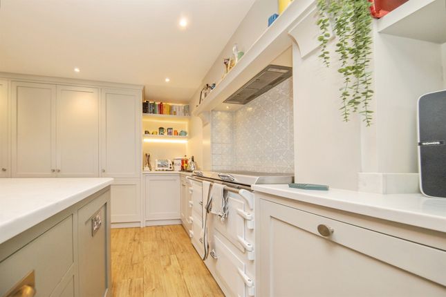 14, Ipswich Road, Ipswich photo 3