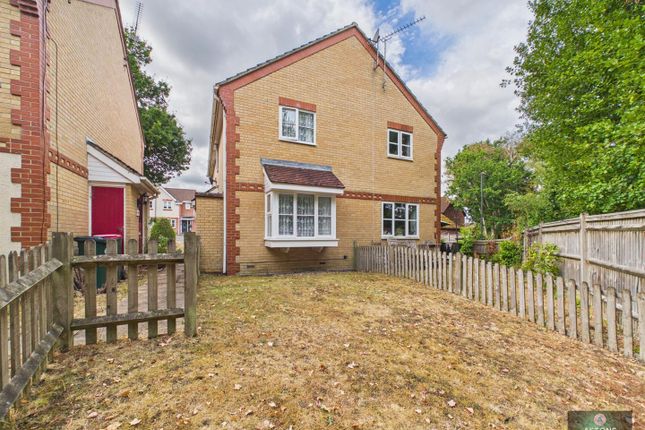 3, Dakin Close, Crawley photo 3