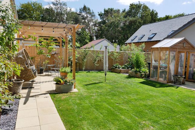 27, Summers Drive, Calne photo 2