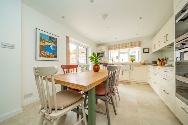 6 St. Nicholas Drive, Shepperton, Surrey photo 2