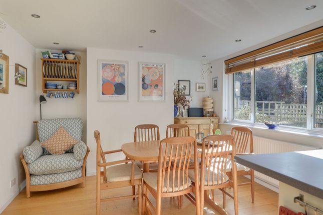 11 Mylis Close, Sydenham photo 3
