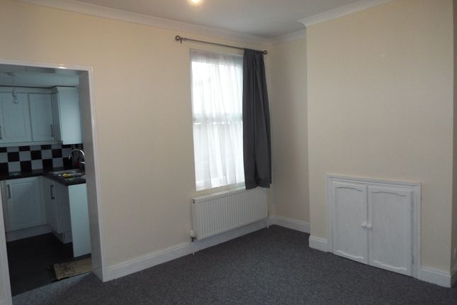 99, Gravesend photo 3