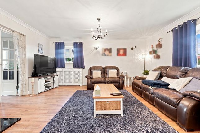 67, Helena Road, Rayleigh photo 2