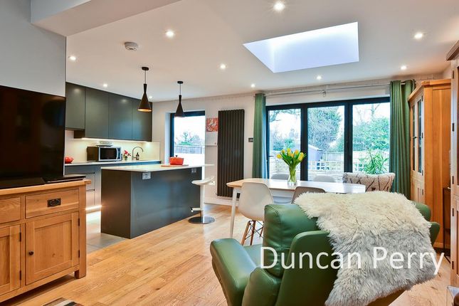 29, Aberdale Gardens, Potters Bar photo 2