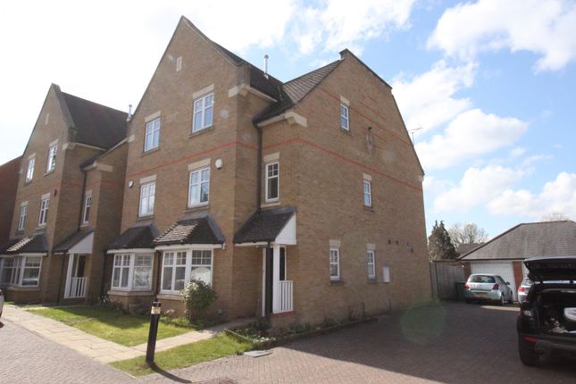 Thumbnail Terraced house to rent in Oakview Close, Oakview Close, Watford, Hertfordshire