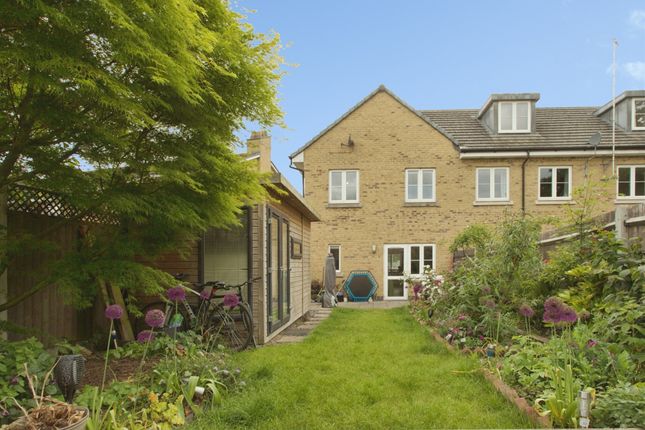 13, Moorlands Close, Royston photo 4