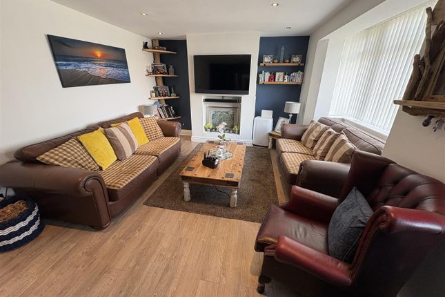 108, Roberttown Lane, Liversedge photo 2