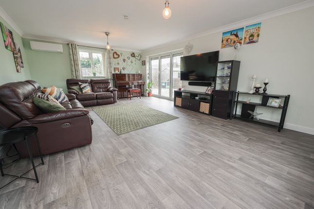 42 Fiskerton Road, Reepham, Lincolnshire photo 3