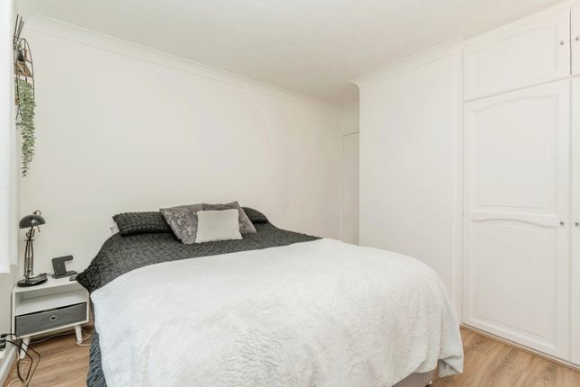 Flat for sale in Vicarage Road, Marchwood, Southampton, Hampshire