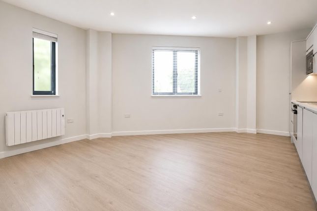 2, Frays Court, Cowley Road, Uxbridge photo 4