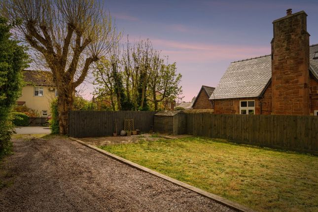 Mostyn Cottage,, School Lane, Neston photo 4