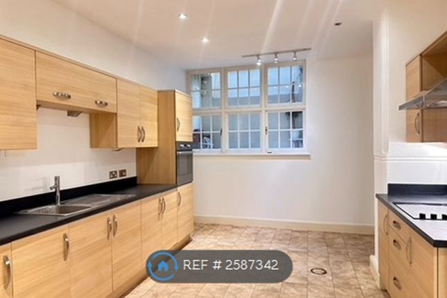 Kitchen (Pre New Floor)