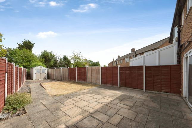 5, Holmwood Road, Chessington photo 4