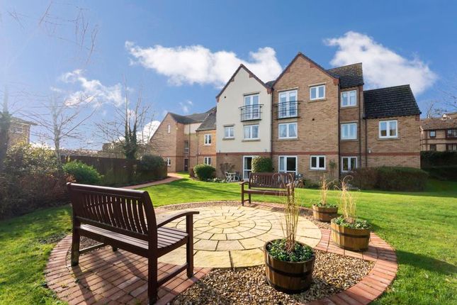 Thumbnail Flat for sale in Blackstones Court, Stamford