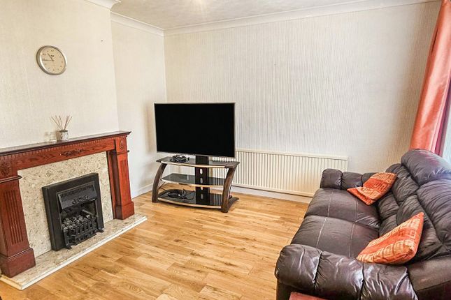 21 Ibbotson Avenue,, Canning Town, London photo 3