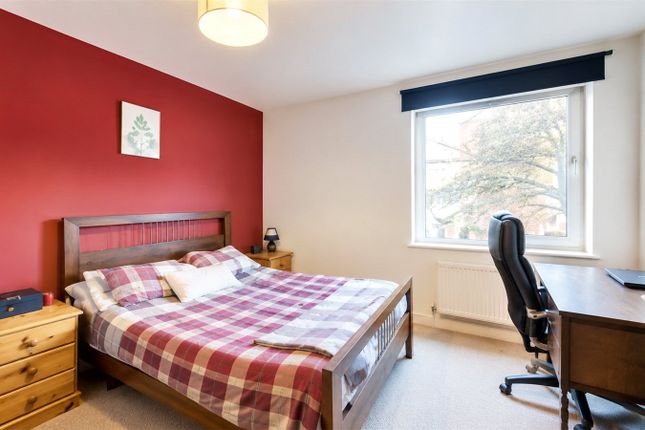 10, Mace House, Isleworth photo 4
