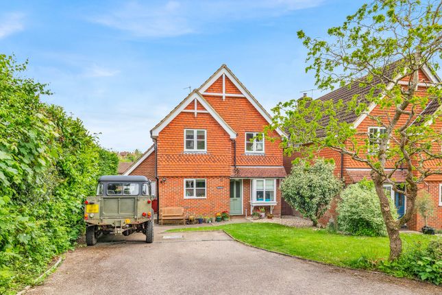 Detached house to rent in Hill Farm Close, Haslemere