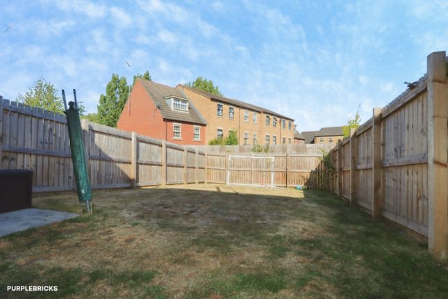 6, Blue Mans Crescent, Rotherham photo 3