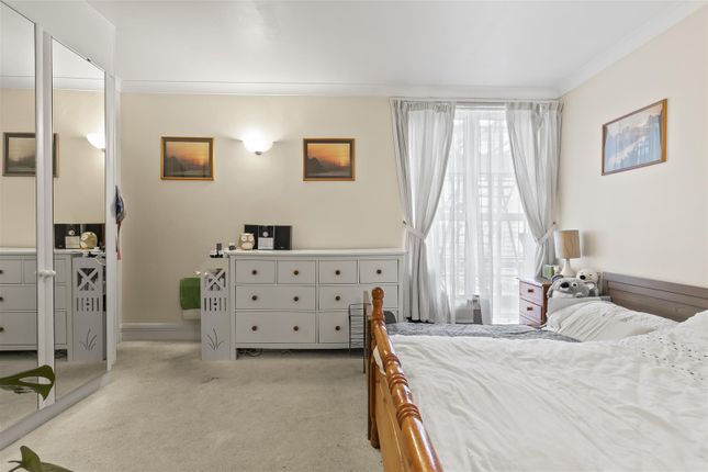 2-bed flat on Flat 3, 10, The Grange, London, £550,000