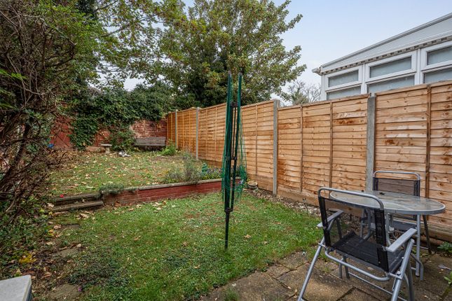 18, Abbots Field, Gravesend photo 4