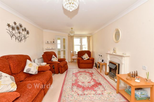 Nelson Court, Glen View, Gravesend photo 4