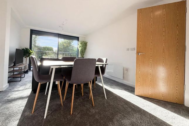 Flat 107, Willow Court, 4 Ford Lane, Salford photo 4